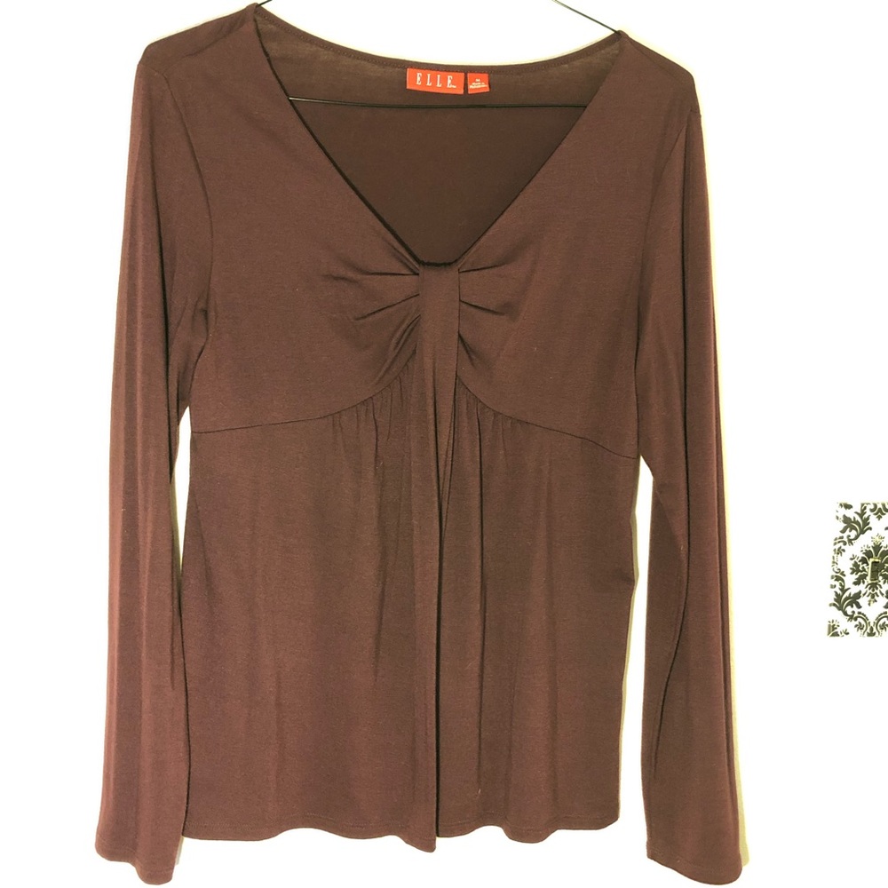 ♥️ Elle maroon shirt ♥️